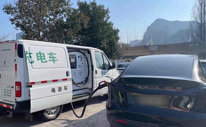 新乡汽车搭电
